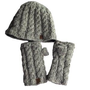 THE VIKING Brand Wool Knit Hat and Gloves Set (Fingerless).  Gray Cableknit.  Ma